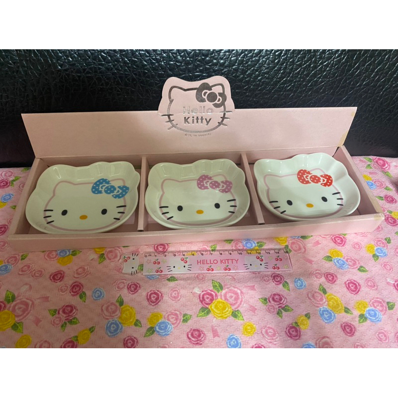 日本製金正陶器 Hello Kitty 3入造型陶瓷盤組/餐盤小碟/下午茶餐盤/水果盤/點心盤/蛋糕盤 —2009年