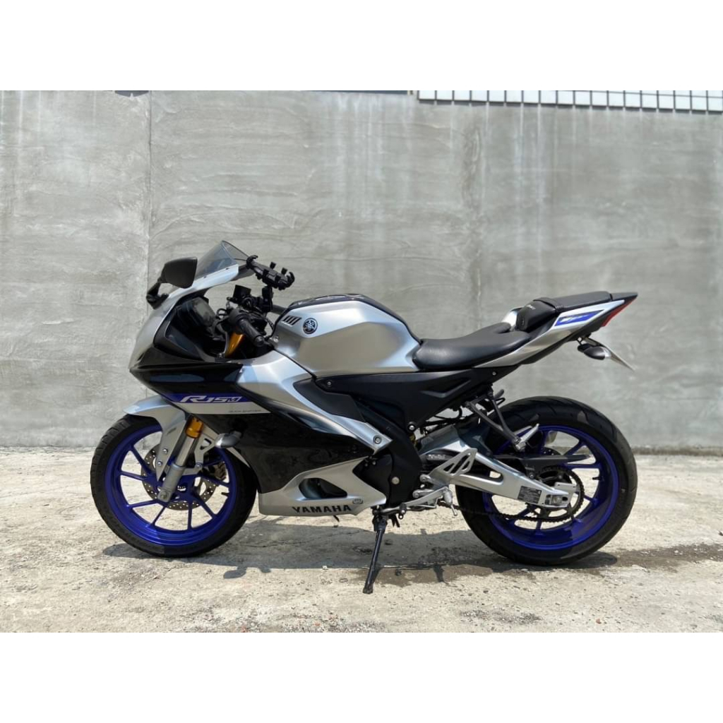 YAMAHA R15V4 M版 一手車二手檔車中古車配合全額.超額.學生貸款強力過件白牌黃牌紅牌仿賽街車大型重機滿18即