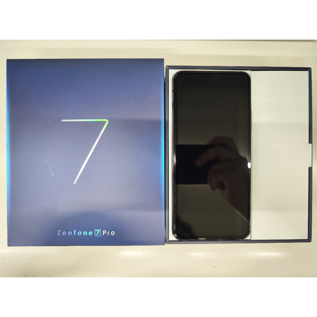 華碩 ASUS Zenfone 7 Pro 宇曜黑 高通S865 8G/256G 有盒 瑕疵機 便宜賣