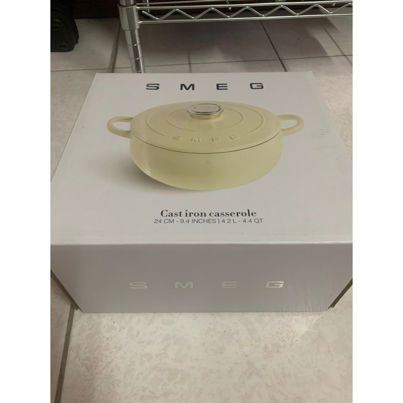 家樂福 SMEG 義大利精品廚具 琺瑯鑄鐵鍋 24cm 奶油白 鍋子 鑄鐵 湯鍋 燉鍋 smeg 義大利