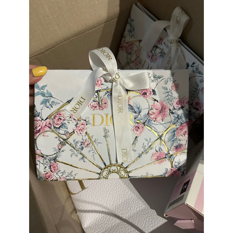 全新未拆 韓國帶回 dior 迪奧 護手霜 口紅盒組 Jisoo 代言