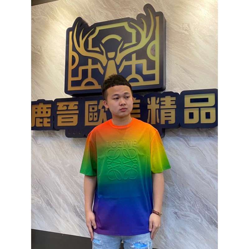鹿晉歐美精品🦌 Loewe 羅威 彩虹漸層大鋼印短袖T恤