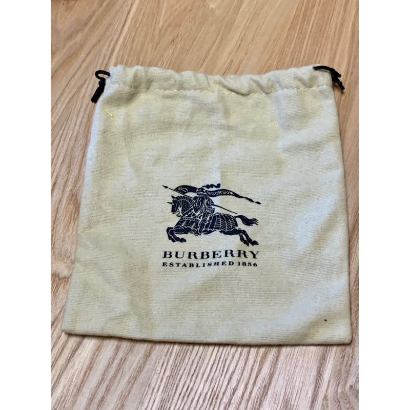 全新正品 BURBERRY大戰馬米黃色絨布麻袋 束口袋收納包7*16公分