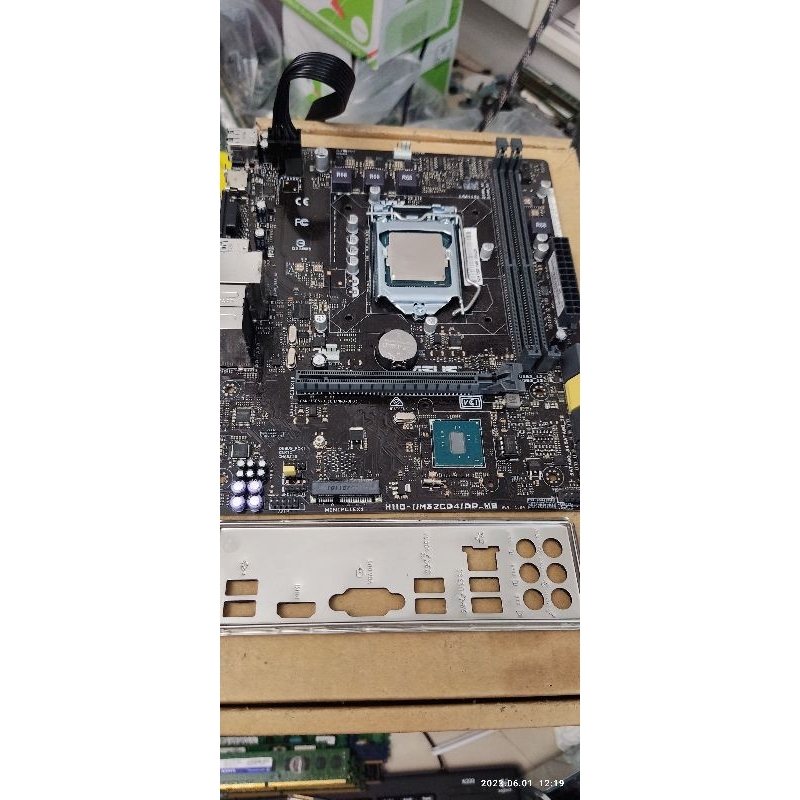 ASUS H110-1/M32CD4/DP-MB  1151 套裝機拆下 主機板1片寒單版 使用時數低外觀漂亮