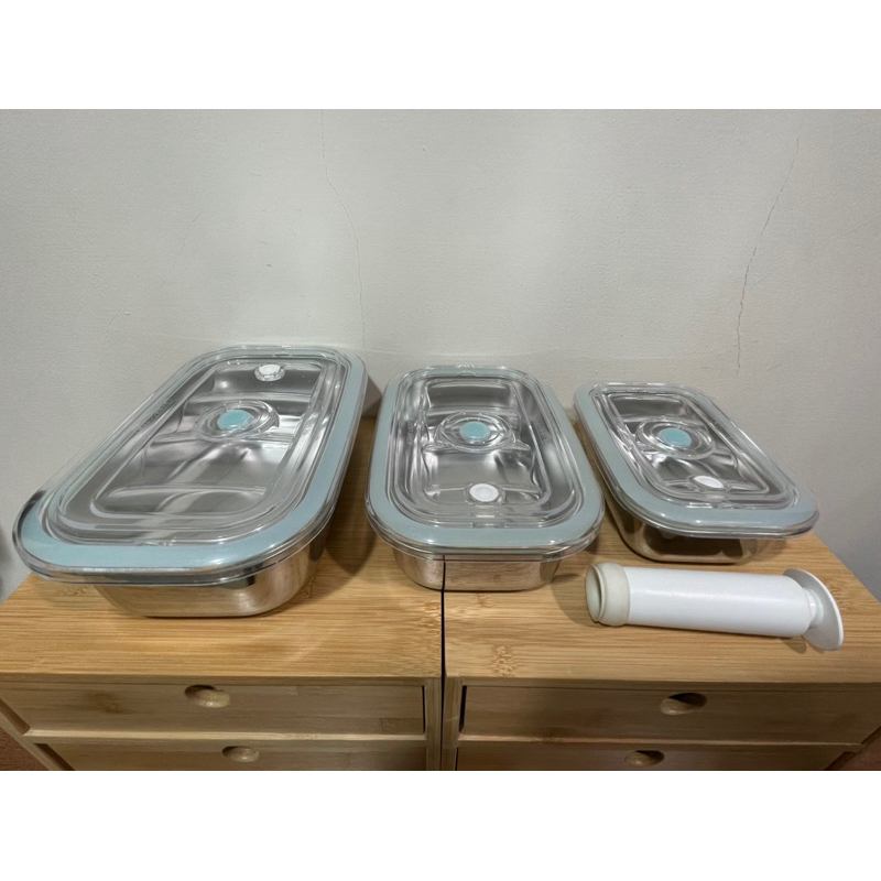 9成新  朝日調理器  不鏽鋼真空保鮮盒（大中小3個+1真空吸棒）