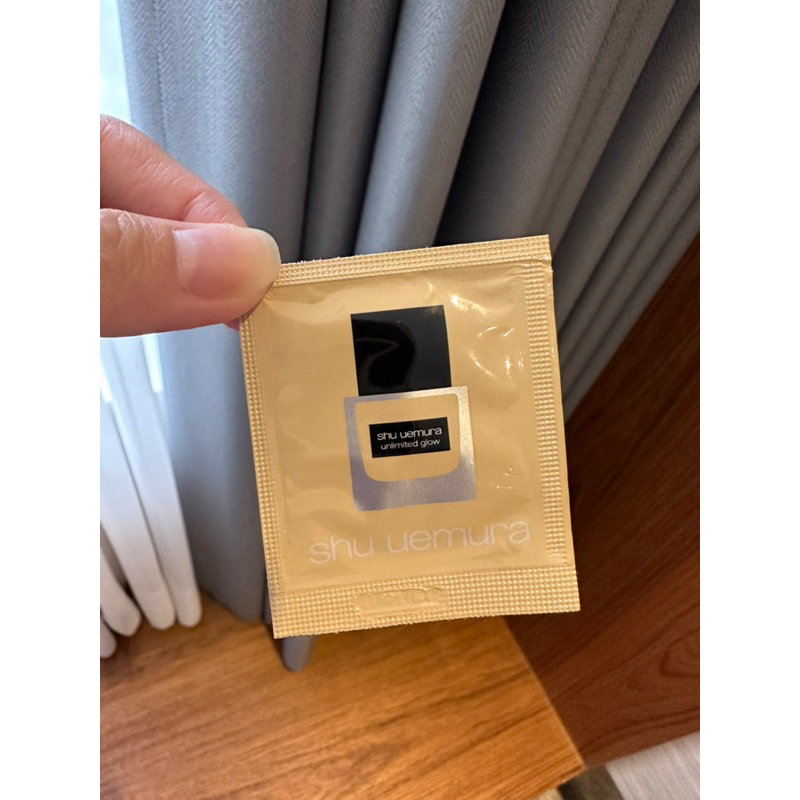 Shu uemura 植村秀 無極限光澤水粉底 SPF 18 PA+++ 664