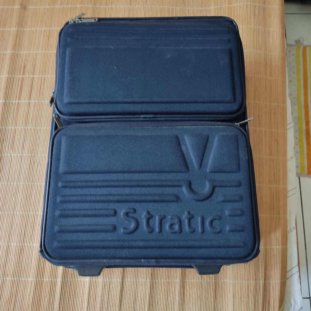 二手)Stratic行李箱 登機箱約20吋