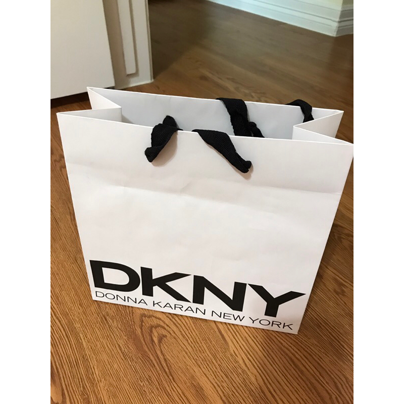 USBUY美國DKNY logo白色禮物袋 紙袋 可裝小皮包/皮夾/零錢包/絲巾/圍巾/手錶/飾品盒等