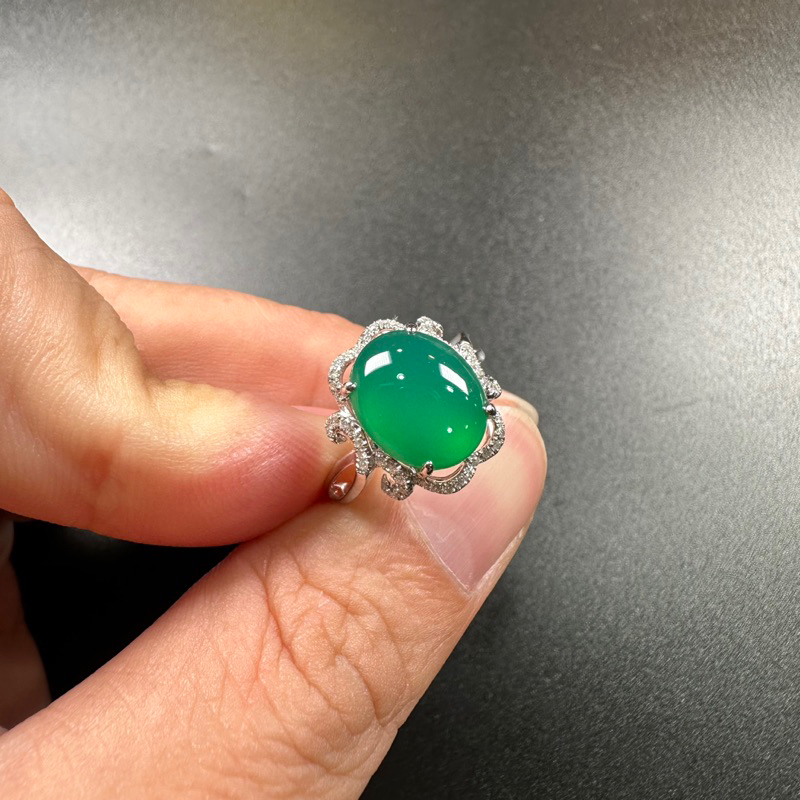 天然 藍玉髓 俗稱 台灣藍寶 蛋面型戒指 戒指18K金 鑲嵌 天然鑽 現貨 實拍