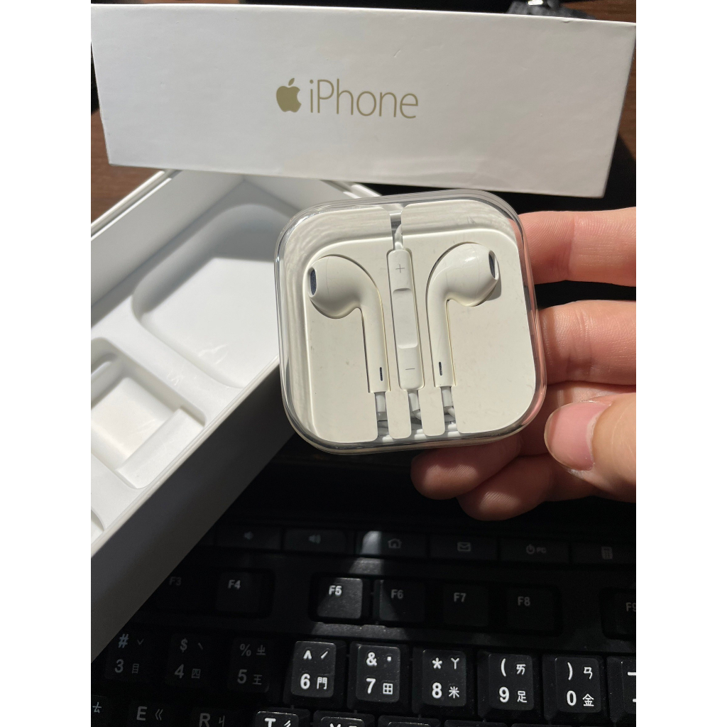 【全新未使用】【原廠公司貨】【Apple EarPods】iPhone 6蘋果耳機 3.5mm接頭 有線耳機 耳機麥克風