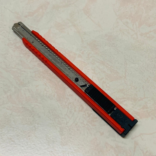 [沐沐屋]日本NT CUTTER A-250 小號美工刀 皮料 紙張 壁紙刀 貼膜刀具 ^0327