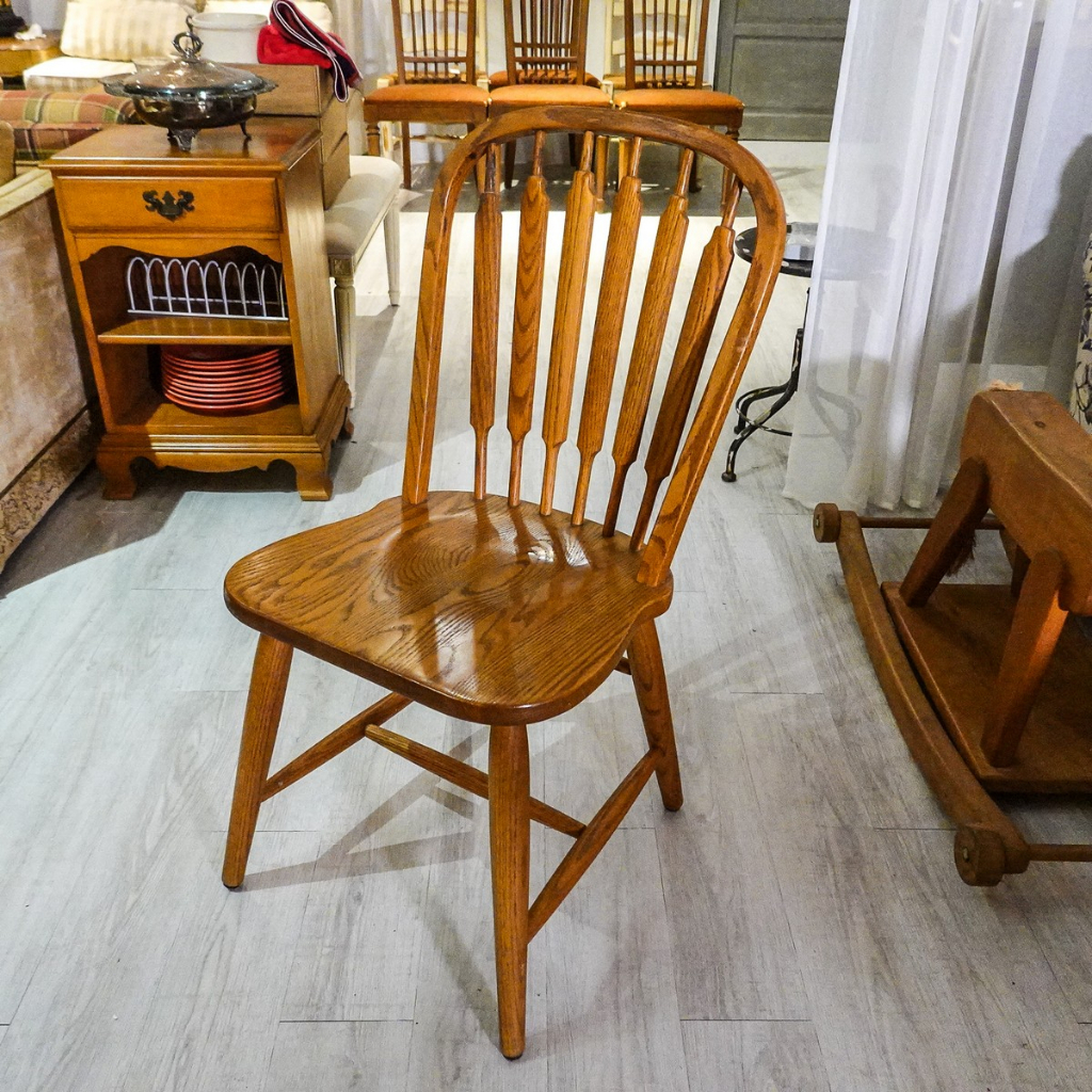 【Vintage &amp; Deco】美國帶回 圓背古典溫莎椅 實木餐椅 老件古董 復古裝飾 家飾 擺飾 老件 租借
