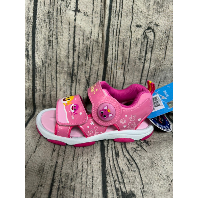 金英鞋坊2館~PINKFONG碰碰狐 鯊魚寶寶女童款電燈造型運動涼鞋15743-粉色特價290元