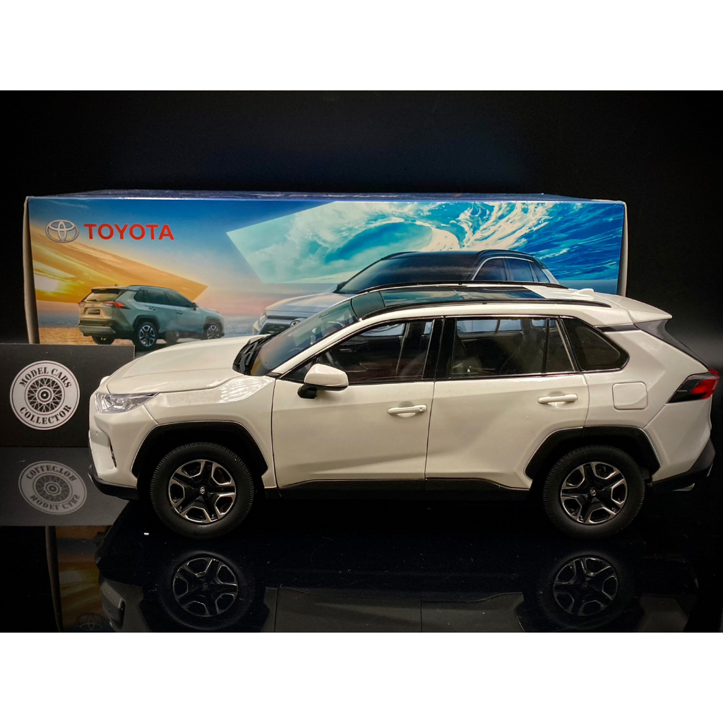 【收藏模人】原廠精品 TOYOTA RAV4 5代 模型車 SUV 豐田 和泰 1/18 1:18