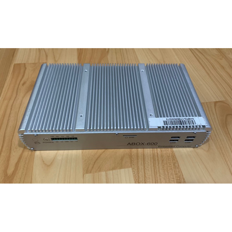 (便宜賣) （可刷卡）二手 j1900 鋁殼 工業電腦 無風扇電腦 靜音 省電 低溫度 可以當軟路由 NAS 雙網口