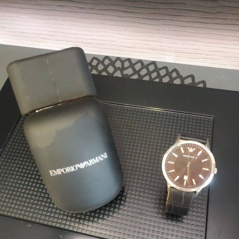 EMPORIO ARMANI茶色錶面黑錶帶男用錶(全新）