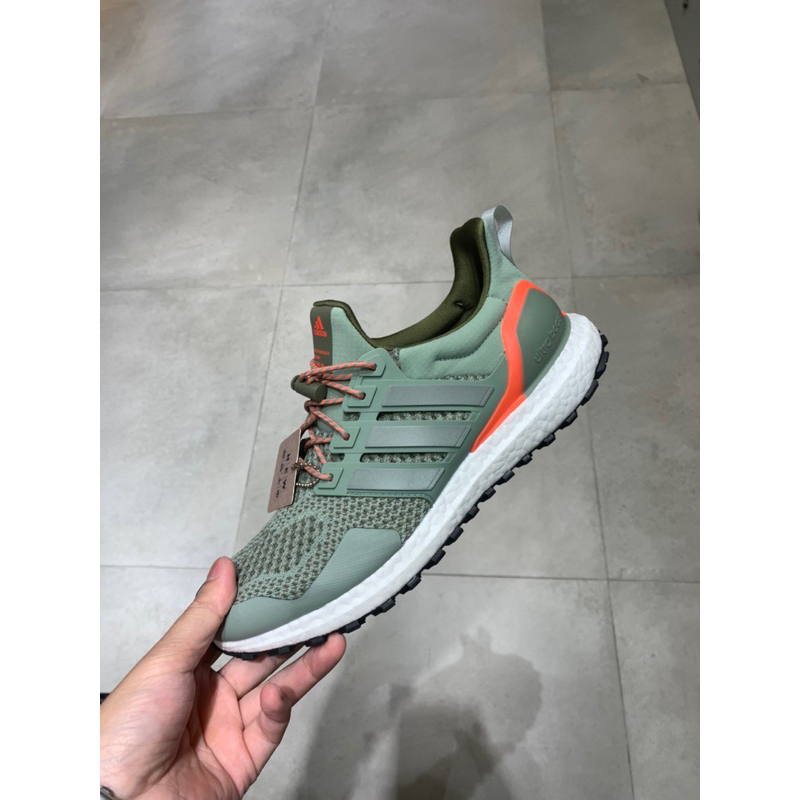  ADIDAS ULTRABOOST 1.0 軍綠 橘 慢跑鞋 馬牌底 男鞋 HR0070