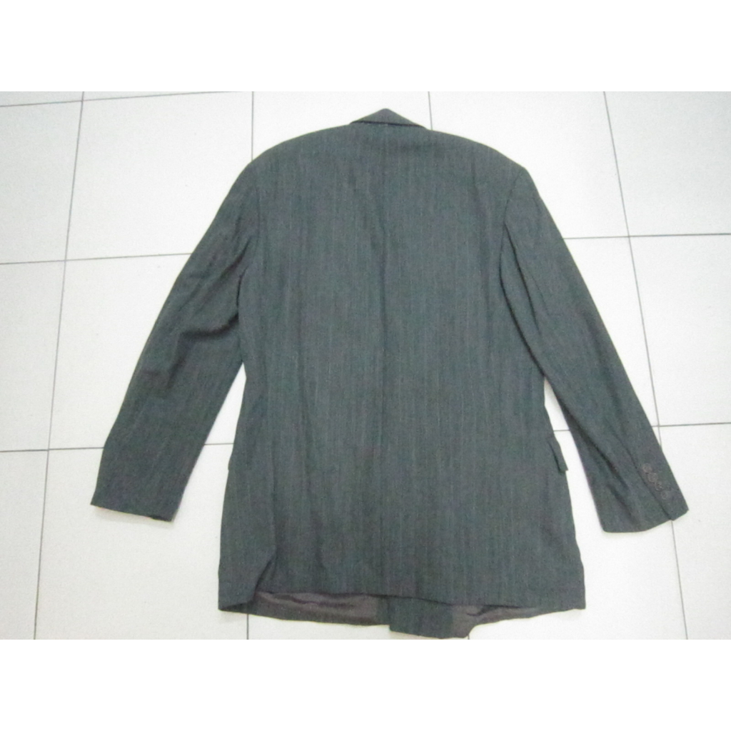 台北自售:HUGO BOSS專櫃(保證正品)深灰色條紋正式西裝外套
