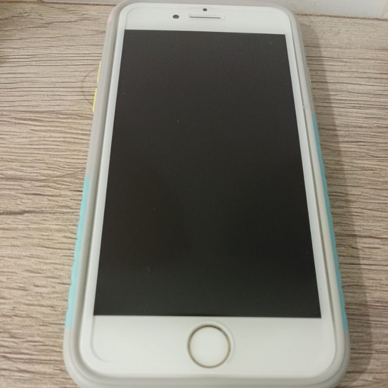 i7 32G 女用機  附贈兩個手機殼 可議價
