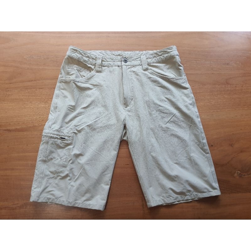 [[二手，可議價]]Patagonia 彈性短褲32腰，排汗，快乾，米白色，原價約2800。
