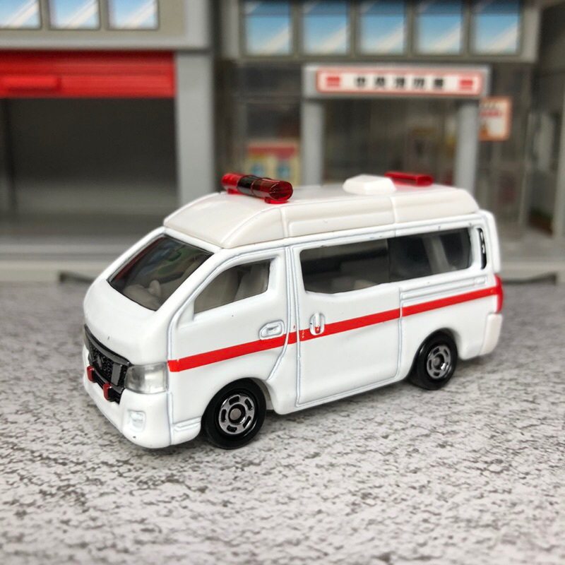 Tomica Nissan ambulance 緊急車輛 救護車