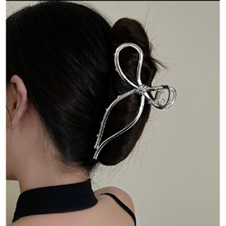 銀色液態金屬設計感精致髮夾 ·摟空蝴蝶结 ·波浪交叉線條