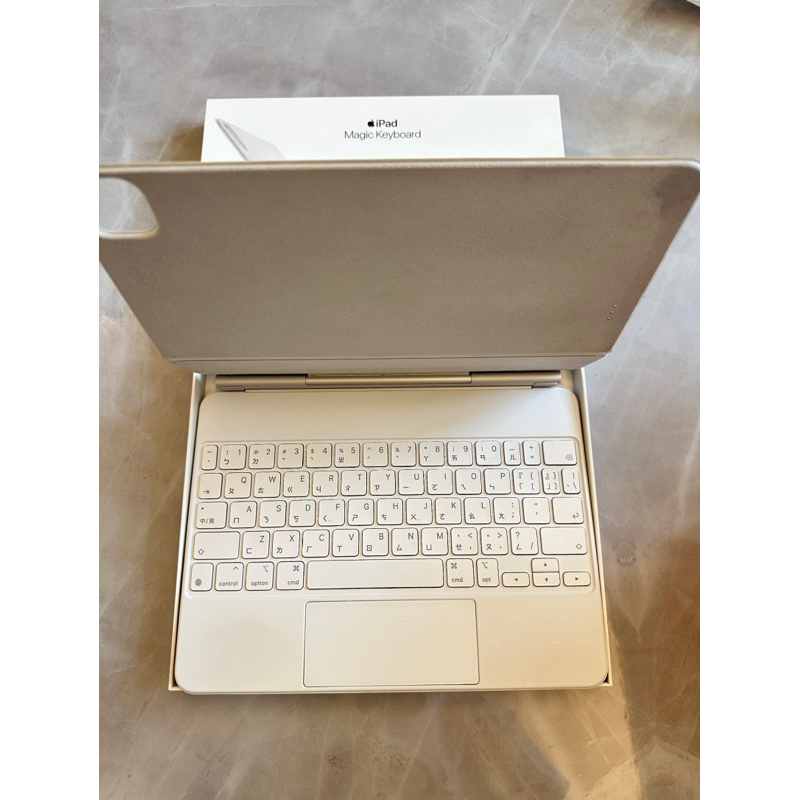 magic keyboard 保固內 白色 巧控鍵盤 ipad pro 11 二代 三代 四代 air5