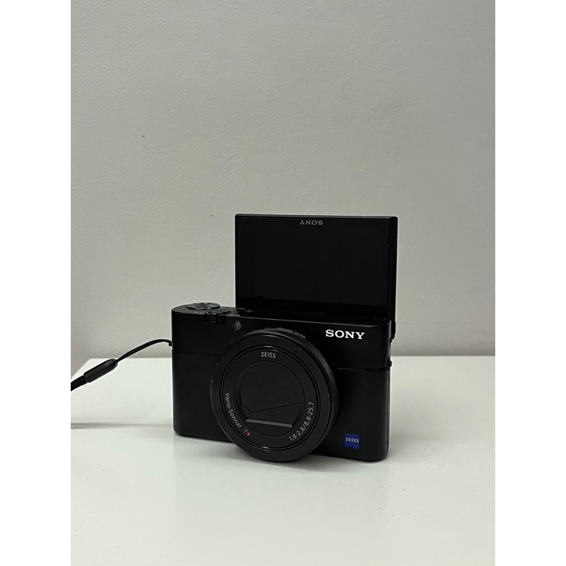 Sony DSC-RX100M5 數位相機  九成新（附電池 充電器 相機皮套 自拍桿）