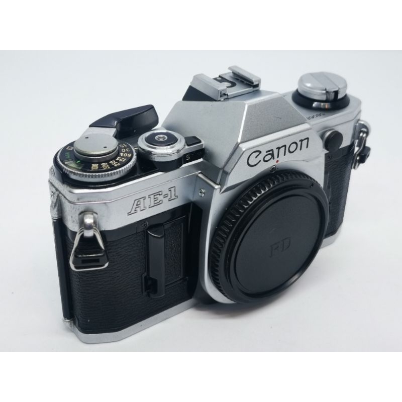 ＃0554 Canon AE-1 底片單眼相機，單機身，有測光，可捲片，快門故障需送修，當零件機擺飾機賣