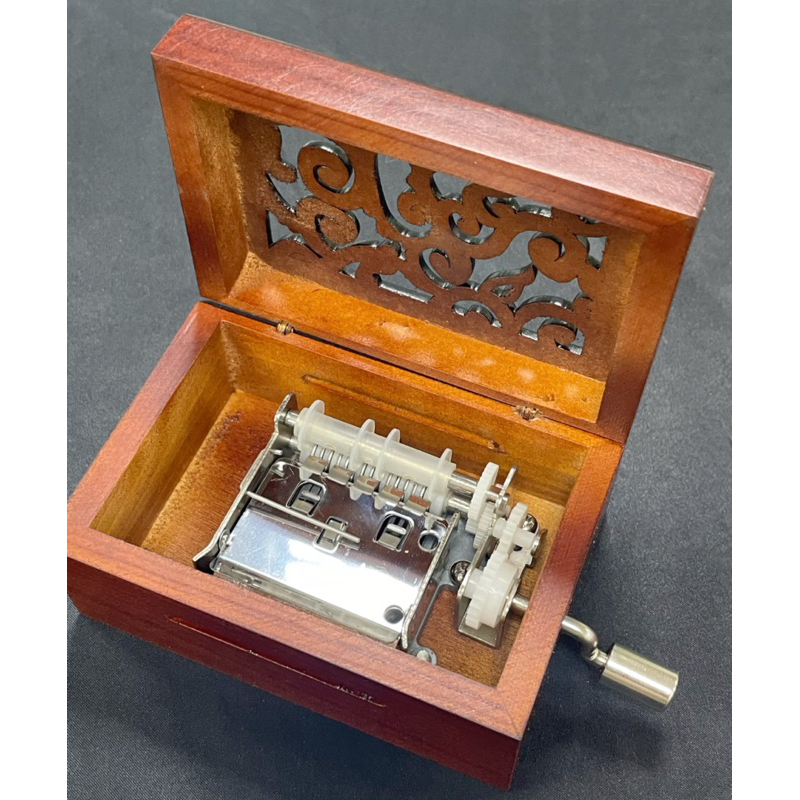 ［全新］套裝手搖音樂盒 DIY15音手搖音樂盒材料包 附打孔機 精美收藏盒