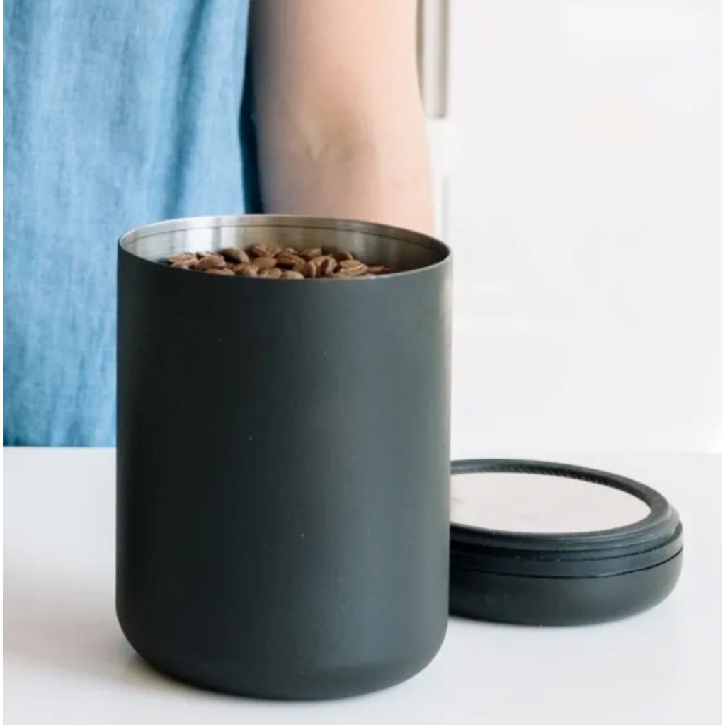 【FELLOW】ATMOS 真空密封罐 1.2L 不銹鋼啞光黑 (真空儲豆罐 保鮮 延長壽命 保存精品咖啡豆) 台灣製