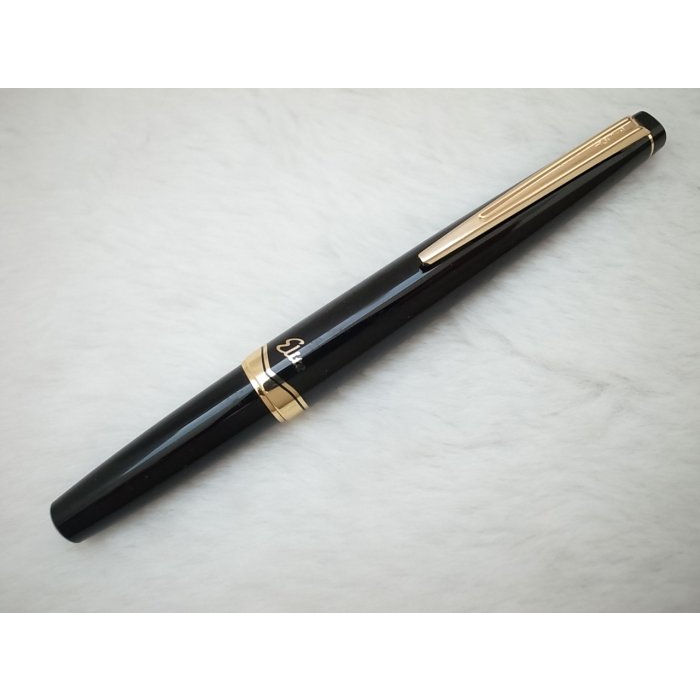 A104 百樂 日本製 黑桿短鋼筆 14k 中字尖短鋼筆(三角尖)(9.5成新)