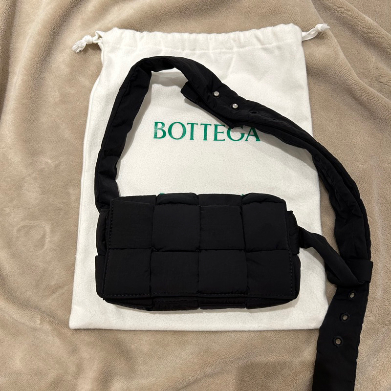 降價❗️Bottega veneta 8格尼龍包 bv Padded Tech Cassette Belt Bag