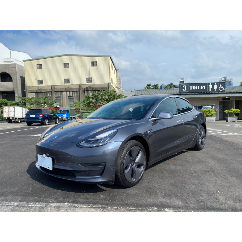 2019年 Tesla Model 3 Long Range 純電 實跑9萬公里保證 ! 電池保固8年或19萬公里！