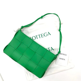 Bottega Veneta 730543 BV 15格 Cassette 包 鸚鵡綠