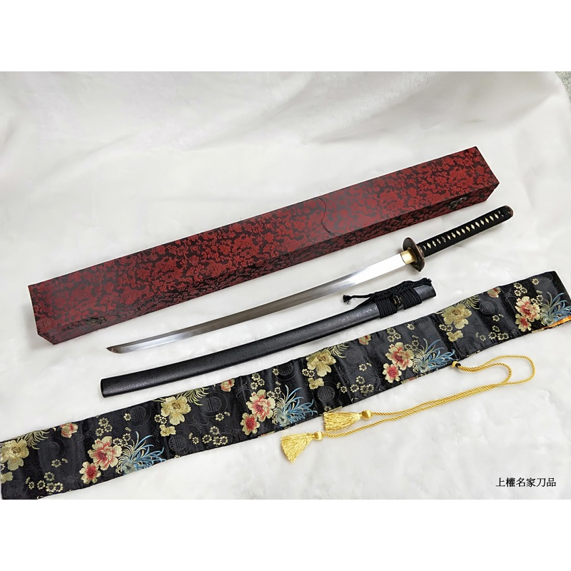 ☆上權名家刀品☆ 菊松武士 日本刀 長刀 純手工敷土燒刃 水牛角 純古銅配裝 刀劍 贈禮 居家風水 擺飾收藏 氣勢澟然