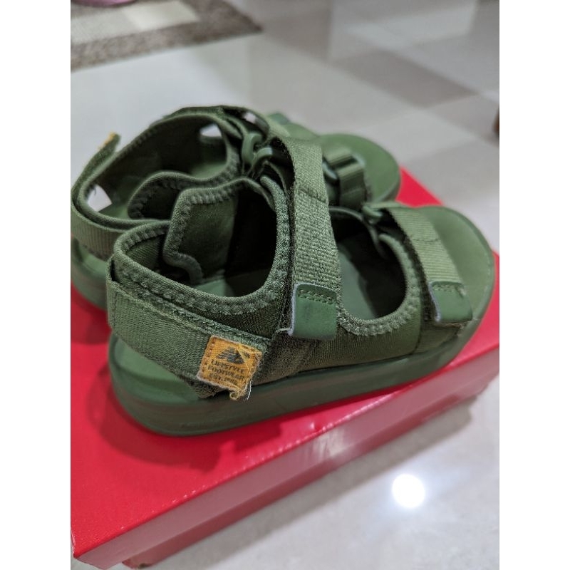 New balance  軍綠色幼童涼鞋