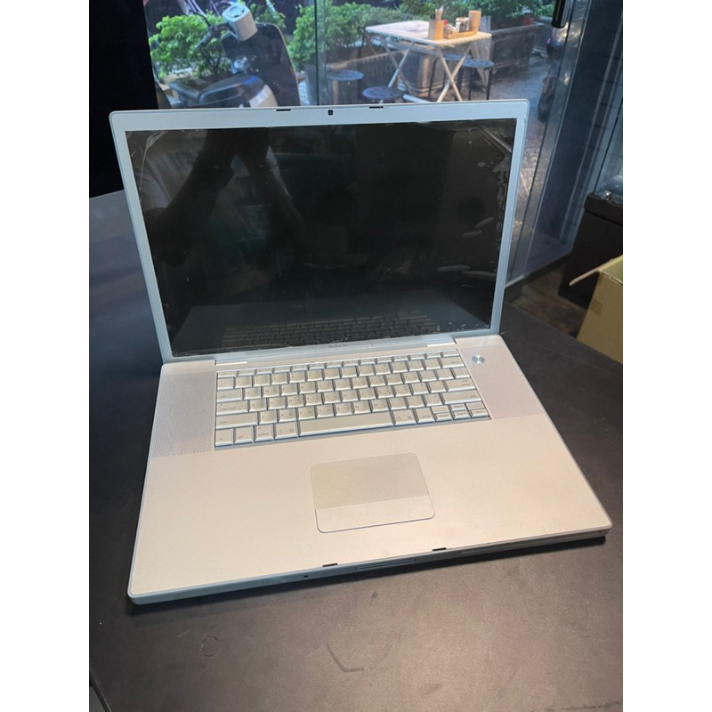 Apple Macbook Air 道具機 展場 拍照 戲劇 展示機 17吋 （ 無實質功能）