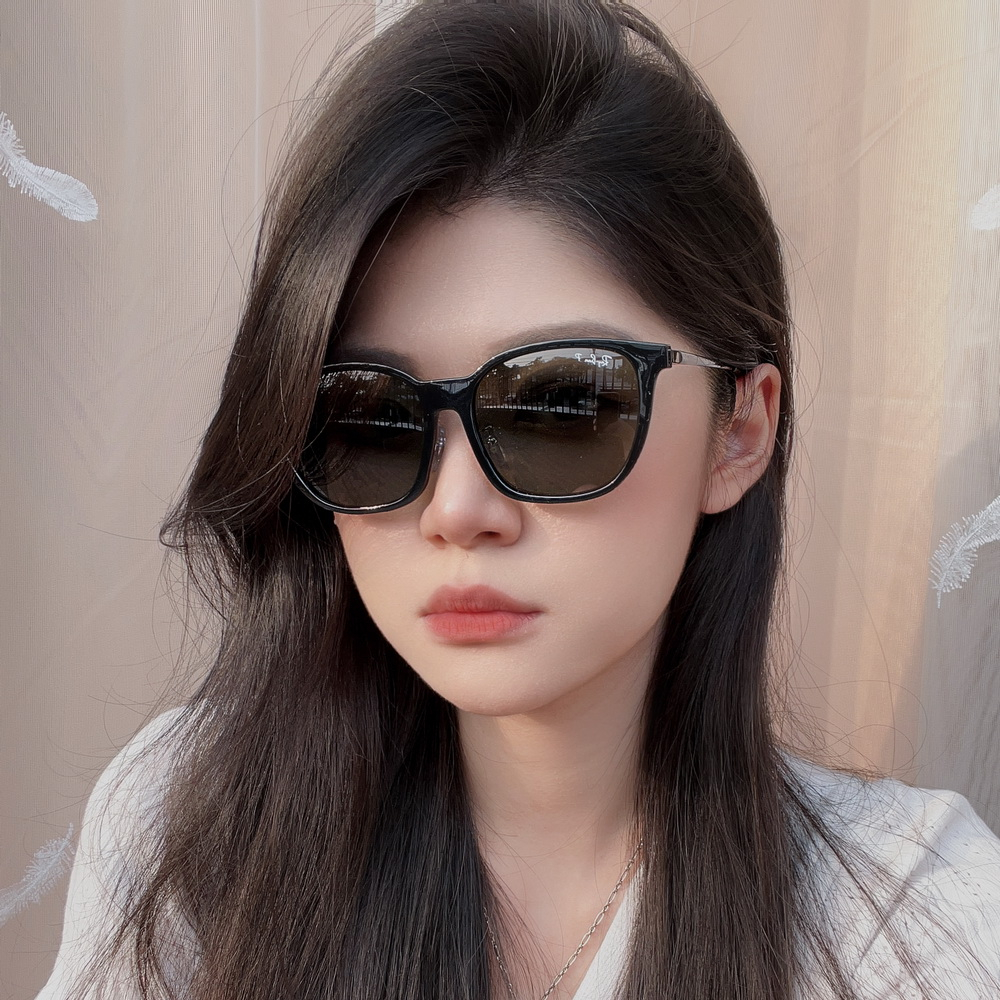 RayBan 雷朋 亞洲版 時尚大鏡面太陽眼鏡 舒適可調鼻翼 金屬鏡臂 RB4333D 6292/71 黑框墨綠鏡片 公