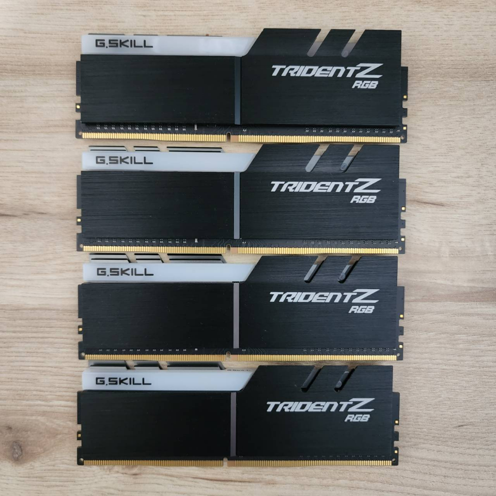 芝奇 G.SKILL 幻光戟 DDR4 3200 黑銀色 32GB(8GBx4)