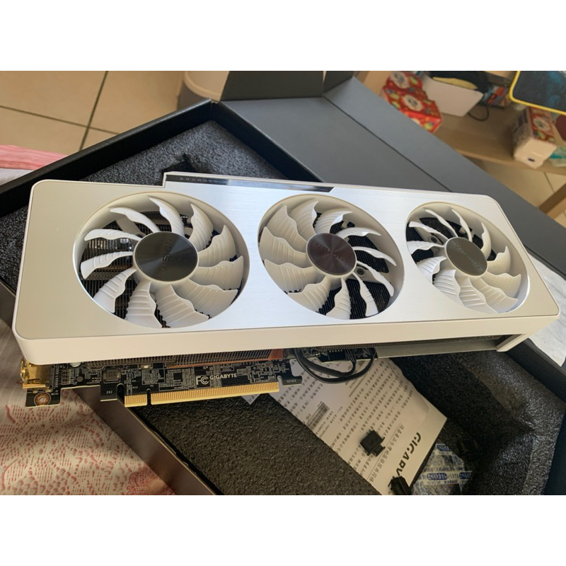 技嘉RTX 3070ti VISION OC 8G 白 稀有白卡