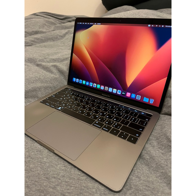 ［自售］精選二手！Apple Macbook Pro 13” 2019，搭附原廠充電線與incase筆電包！