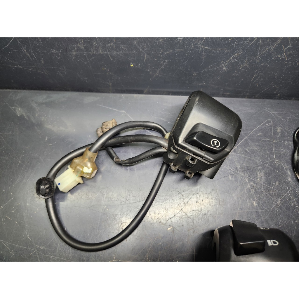 本田 HONDA CBR150R 右開關 CBR 150 原廠 二手 中古 零件