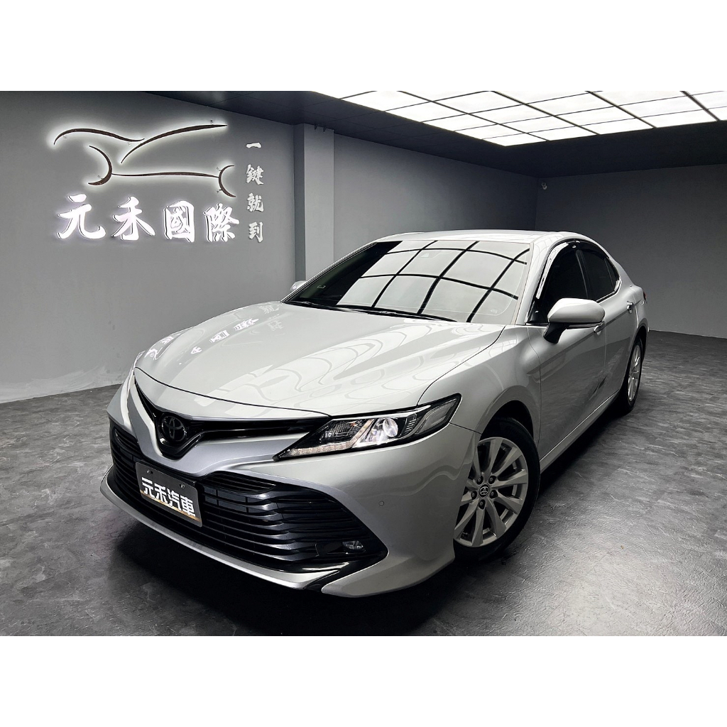 68萬 Toyota Camry 2.5豪華版 汽油 星耀銀