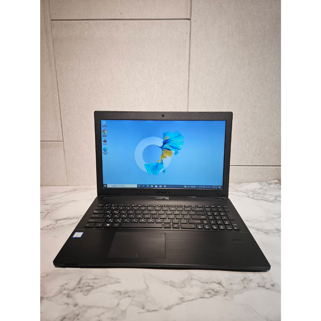 華碩 I7-8550U/12G/512GSSD/獨顯2G/UHD620/15.6吋大螢幕筆電 蓄電可以4小時以上