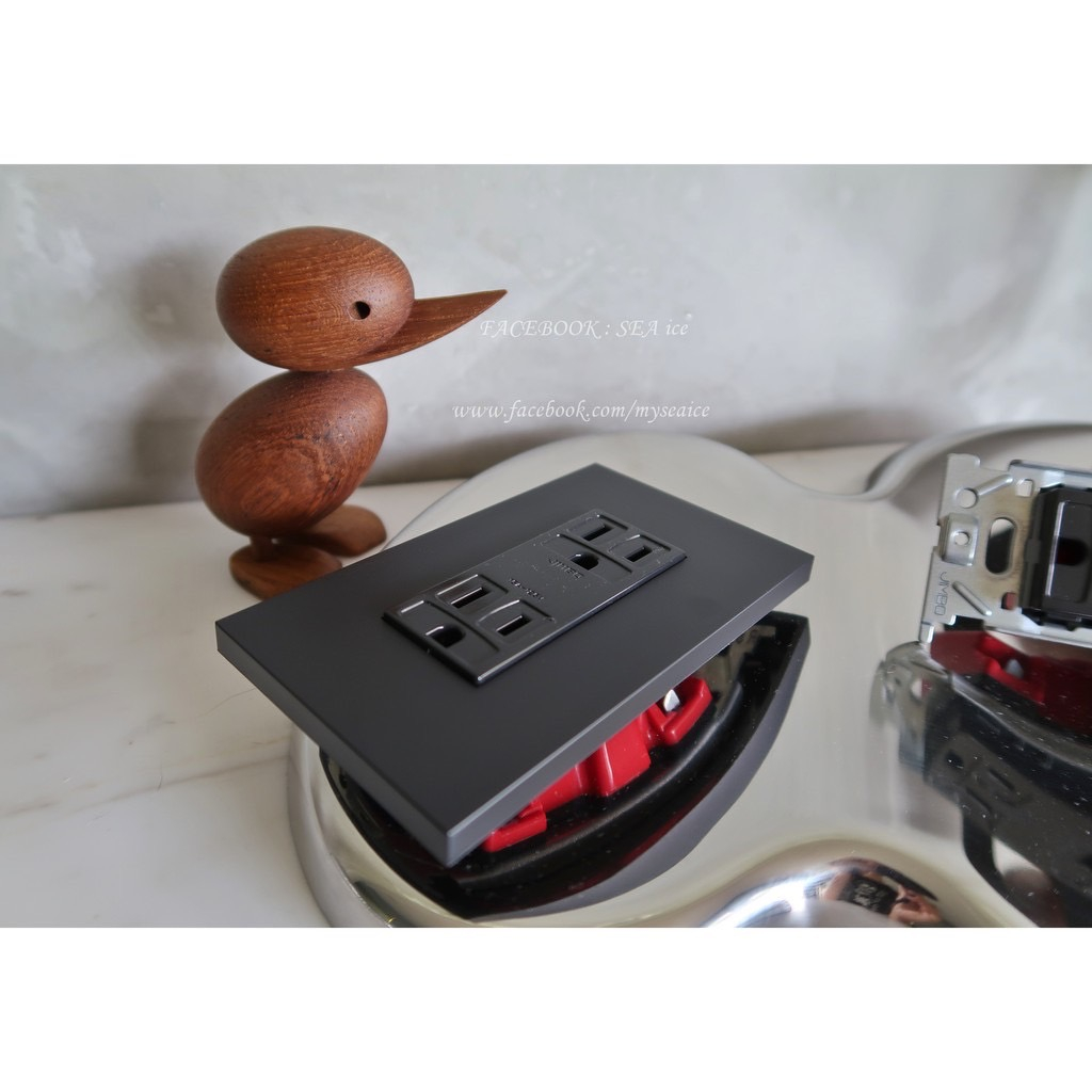 日本極簡俐落風格 JIMBO神保電器 黑色系北歐風無印風格 簡約質感開關 插座 裝潢裝修室內設計建築設計必備單品
