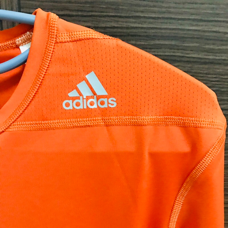 愛迪達橘色運動T恤 ADIDAS TECHFIT COMPRESSION T-Shirt 慢跑運動上衣 排汗衫 夏季衣服