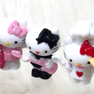 日本進口Hello Kitty高4可以黏電腦螢幕上面或電視上面的公仔娃娃共12個