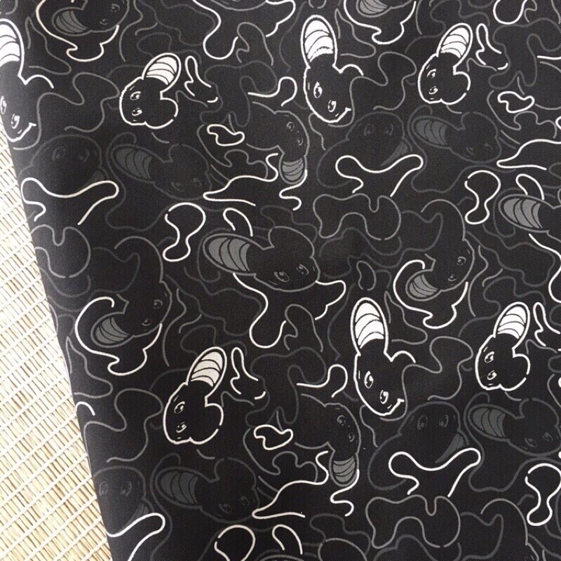 《粒線桔》一碼$120 台灣製 防潑水 黑色 迷彩 小鼠 老鼠 黑 滿版 厚帆布 印花 帆布 防水布 手作 布料 庫存布