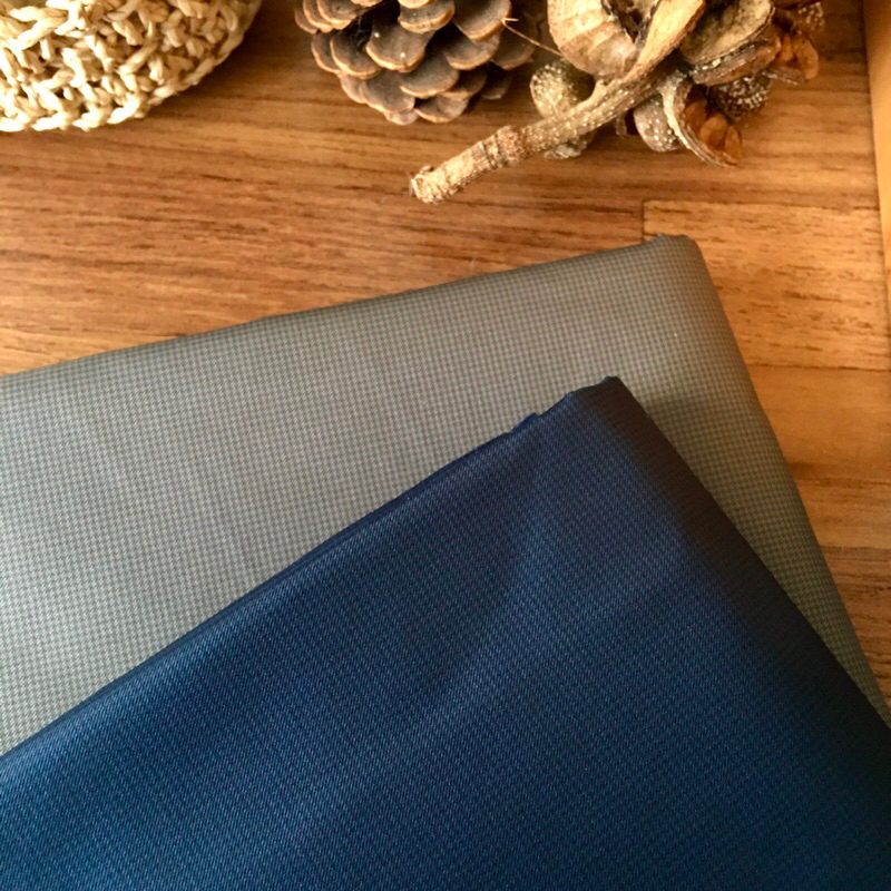 《粒線桔》一碼$60-80 藏青 深藍 灰 千鳥格 防潑水 千鳥格紋 素色 台灣製 布料 出清 布 手作材料出清 庫存布